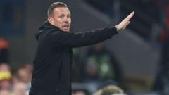 Burnley negocia con Craig Bellamy para que asuma como nuevo entrenador