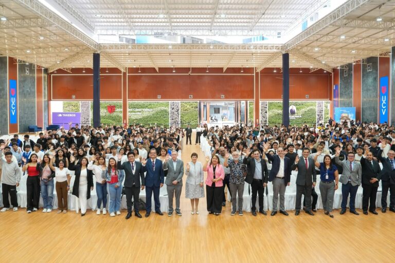 Expertos globales analizan la innovación y la geopolítica en el FACEM