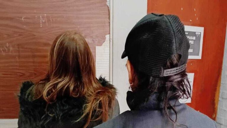 Detuvieron a una mujer por la muerte de un hombre en un taller de