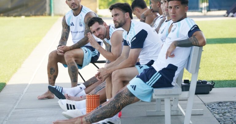 Argentina avanza a cuartos tras remontada ante Egipto en el Mundial