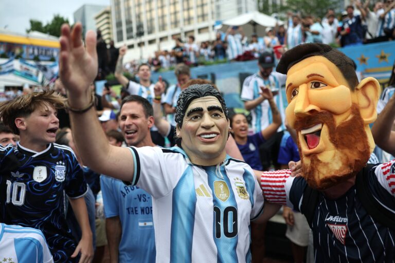 Argentina e Inglaterra definen el pase a la final del Mundial en