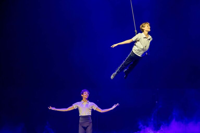 Billy Elliot debuta en el Teatro Ópera con una puesta de nivel