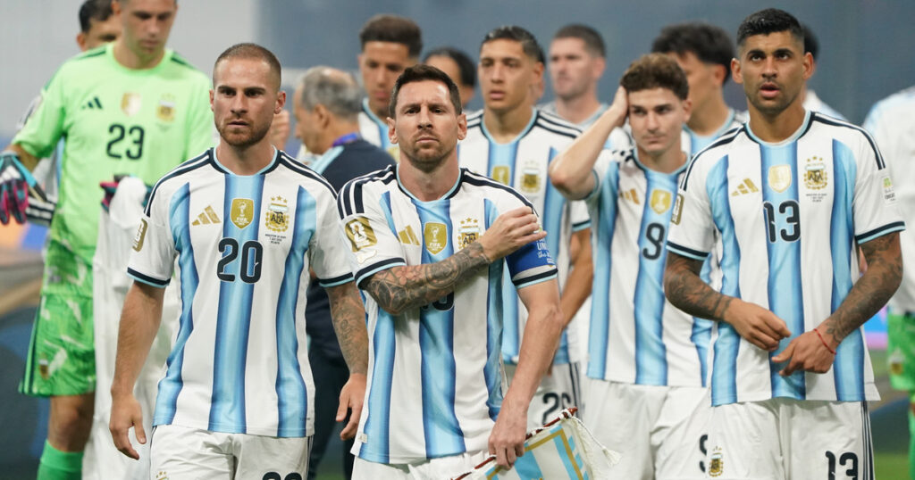 Argentina venció 3-2 a Egipto y avanzó a cuartos del Mundial