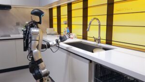 Unitree lanza un modelo de IA unificado para robots de asistencia