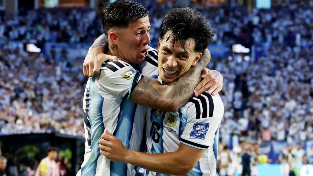 Argentina venció 3-2 a Cabo Verde y avanzó a octavos de final