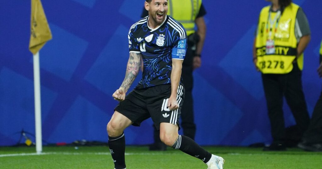 Argentina usará la camiseta azul frente a Inglaterra en semifinales