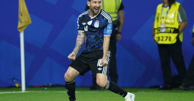 Argentina usará la camiseta azul frente a Inglaterra en semifinales