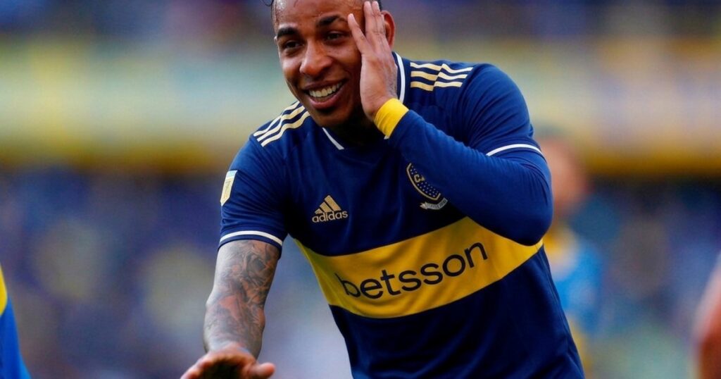 Sebastián Villa se bajó de la Copa Argentina y negocia su regreso a