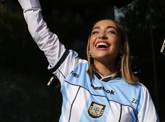María Becerra cantará el himno argentino en la final del Mundial 2026