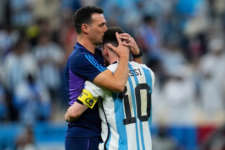El contraste entre el liderazgo de la Selección y la crisis en la AFA