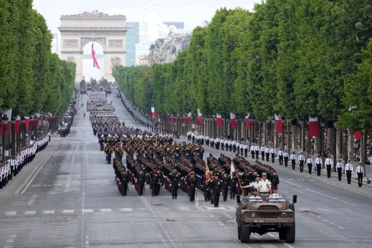 Francia celebró el Día de la Bastilla con un fuerte respaldo a Ucrania