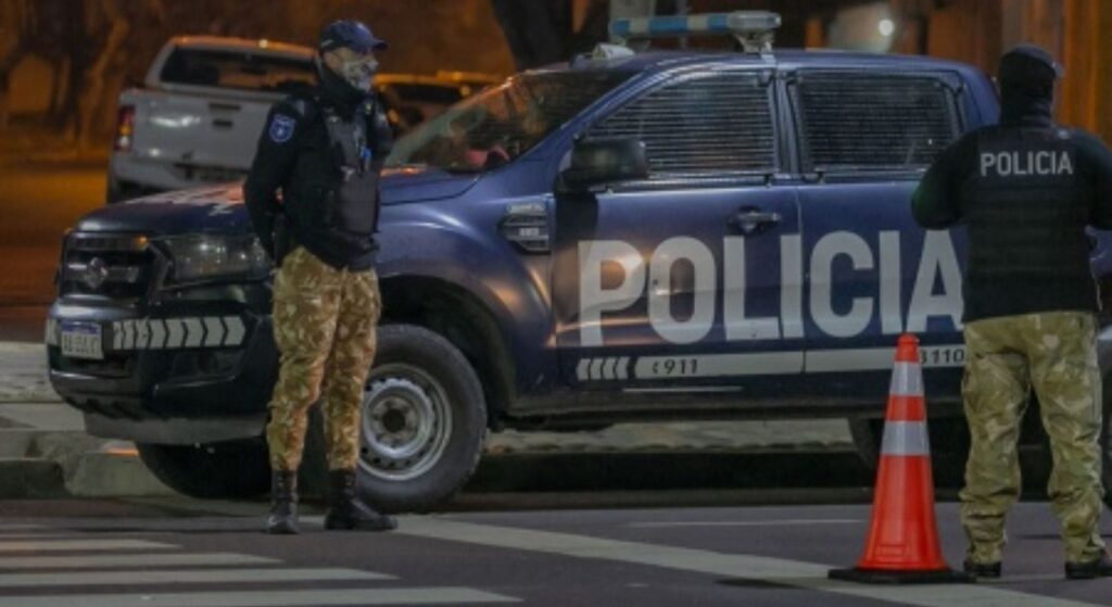 Buscan a un motociclista que atropelló a una enfermera en Las Heras