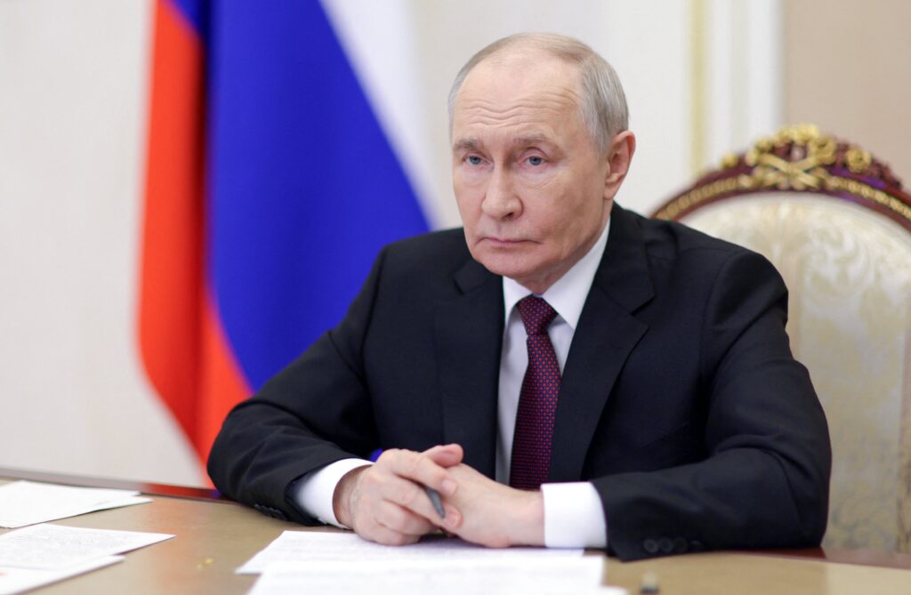 Ucrania intensifica bombardeos en Crimea y asfixia la logística rusa