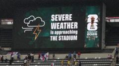 Alerta meteorológica en el Estadio Azteca demora el México-Inglaterra