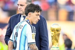 Lisandro Martínez respondió a las críticas tras la final del Mundial