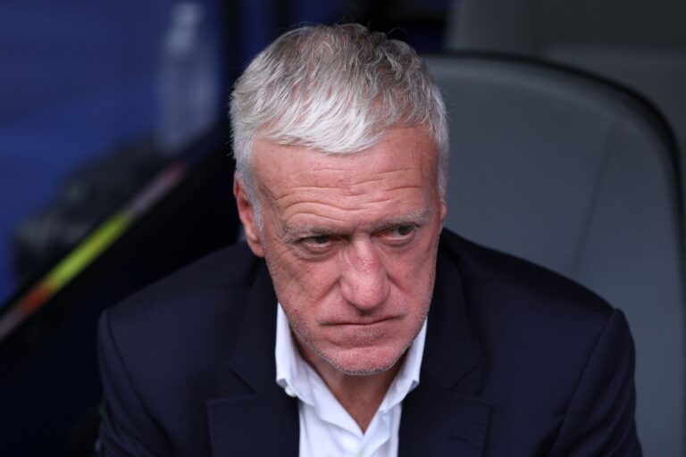 Deschamps dejó la selección de Francia y denunció un clima asfixiante