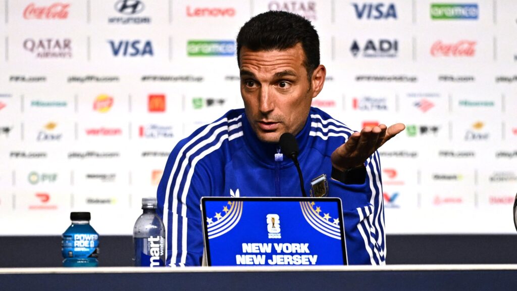 Scaloni definió a Messi como leyenda antes de la final ante España