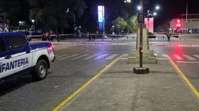 Detienen a un familiar del prófugo por el crimen en San Francisco