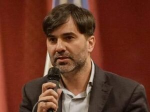 Castelli impulsa una carta orgánica propia y reabre el debate por la