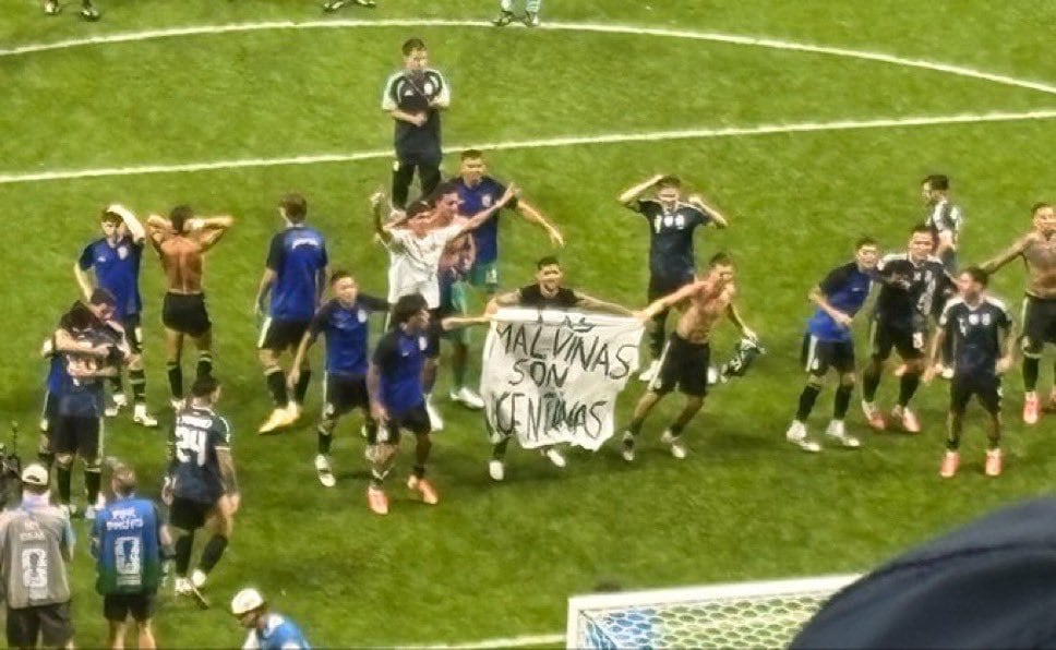 Argentina eliminó a Inglaterra en un duelo marcado por la simbología