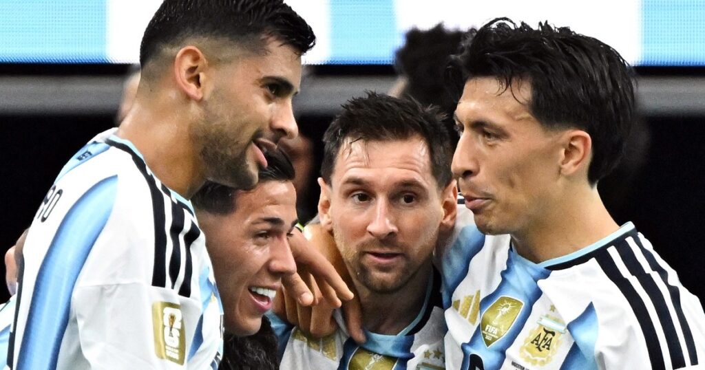 Argentina clasificó a octavos con el liderazgo de Martínez y Romero