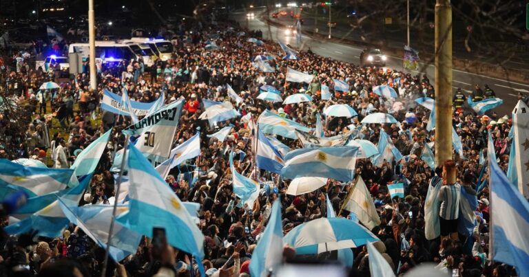 La Selección Argentina regresó al país tras el subcampeonato mundial