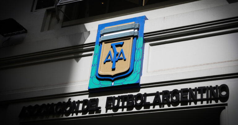 La AFA suspendió toda la actividad futbolística por el regreso de la