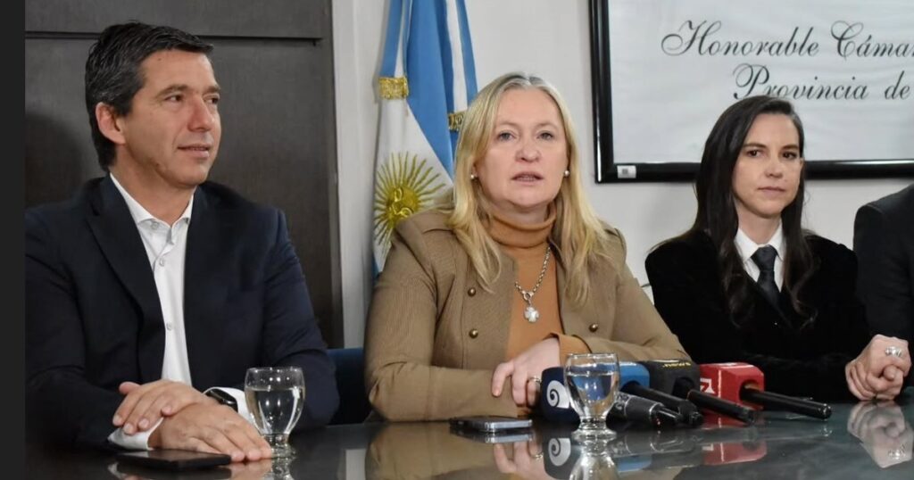 Francia declaró persona no grata a la vicegobernadora de Mendoza
