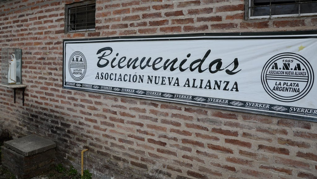 Prohíben el ingreso a estadios por dos años a una mujer por agresión