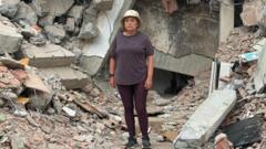 Tragedia en Venezuela: padres buscan a sus hijos entre los escombros