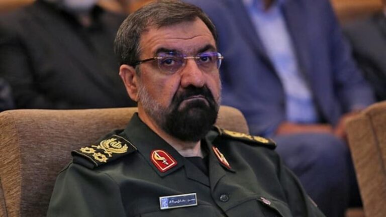 Irán bloquea el estrecho de Ormuz y escala la tensión militar con