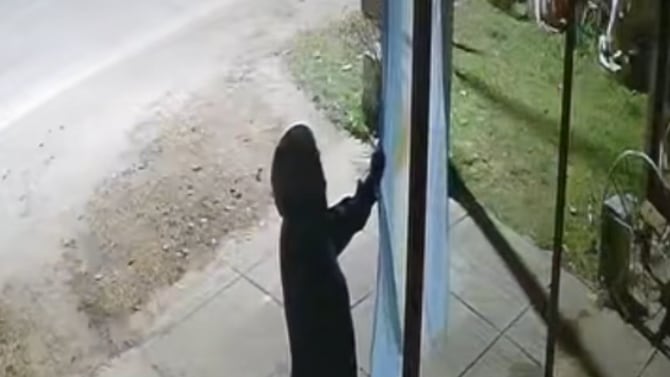 Detuvieron a dos hombres por el robo de banderas en Entre Ríos