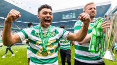 Alex Oxlade-Chamberlain renovó su contrato con el Celtic de Escocia