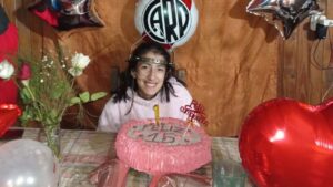 Delfina González recibió el alta tras cirugías por escoliosis severa