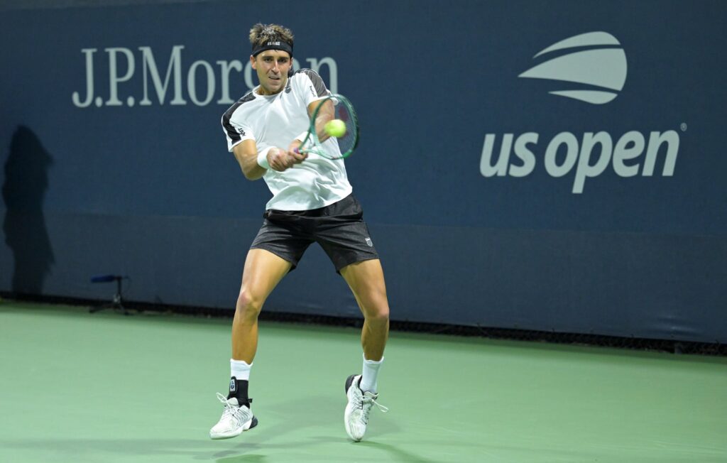 Etcheverry venció a Navone y avanzó a octavos de final del US Open