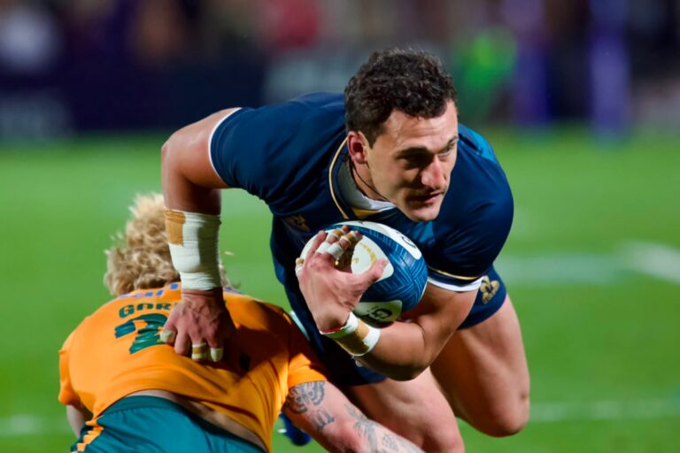 Los Pumas empataron 28-28 ante Australia en un cierre dividido en